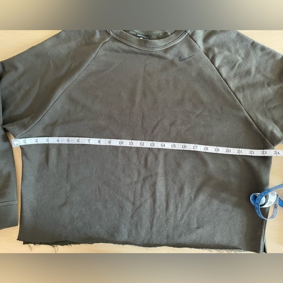 Nike Army Green Dri fit sweat shirt - Picture 9 of 14